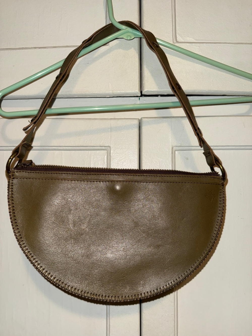 Lyon’s Leather Sage Biggie Bee Convertible Pouch-please read - Picture 2 of 13